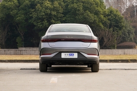 2025款比亚迪秦PLUS