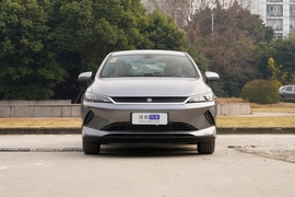 2025款比亚迪秦PLUS