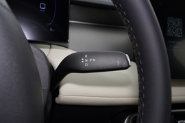 2025款比亚迪秦PLUS