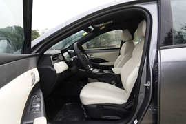 2025款比亚迪秦PLUS