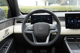 2025款比亚迪秦PLUS