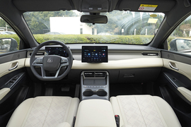 2025款比亚迪秦PLUS