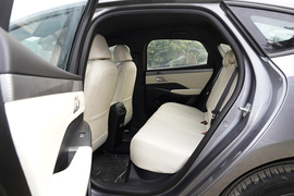 2025款比亚迪秦PLUS