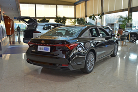 2024款丰田亚洲龙