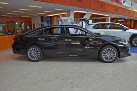 2024款丰田亚洲龙