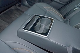 2024款丰田亚洲龙