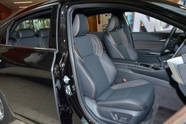 2024款丰田亚洲龙