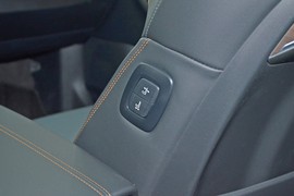 2024款丰田亚洲龙