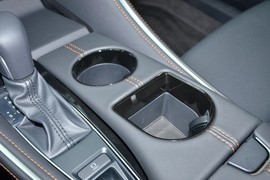 2024款丰田亚洲龙