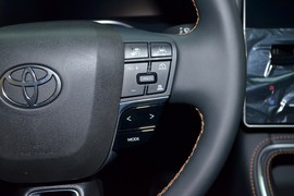 2024款丰田亚洲龙