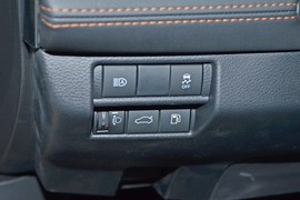 2024款丰田亚洲龙