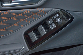 2024款丰田亚洲龙