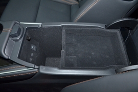 2024款丰田亚洲龙