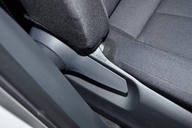 2026款丰田卡罗拉锐放