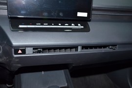 2026款丰田卡罗拉锐放