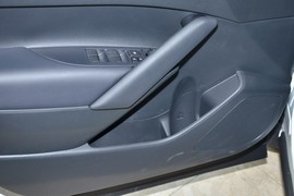 2026款丰田卡罗拉锐放