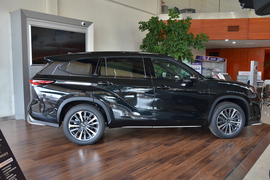 2026款丰田皇冠陆放