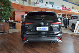 2026款丰田皇冠陆放