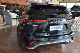 2026款丰田皇冠陆放