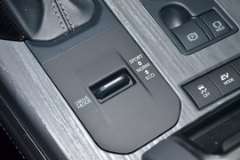 2026款丰田皇冠陆放