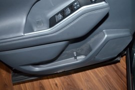 2026款丰田皇冠陆放