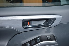 2026款丰田皇冠陆放