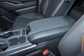 2026款丰田皇冠陆放