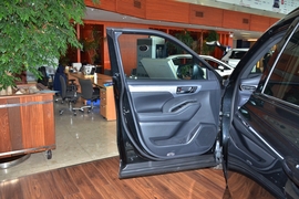 2026款丰田皇冠陆放