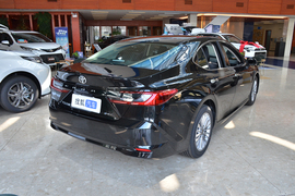 2026款丰田凯美瑞