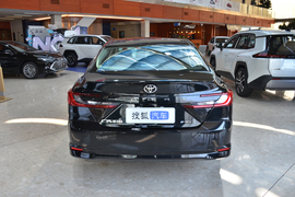 2026款丰田凯美瑞