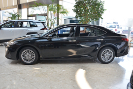 2026款丰田凯美瑞