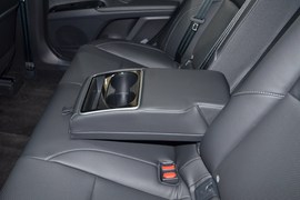 2026款丰田凯美瑞