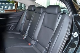 2026款丰田凯美瑞