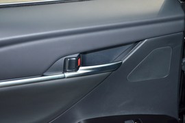 2026款丰田凯美瑞