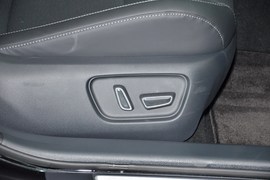 2026款丰田凯美瑞