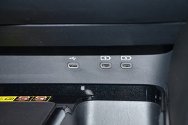 2026款丰田凯美瑞