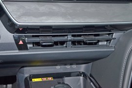 2026款丰田凯美瑞