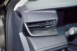 2026款丰田凯美瑞