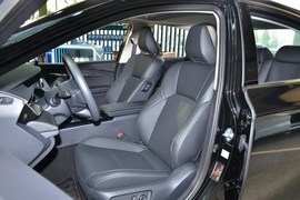 2026款丰田凯美瑞