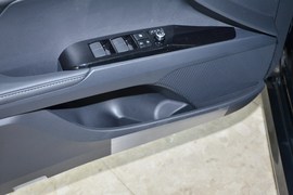 2026款丰田凯美瑞