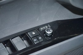 2026款丰田凯美瑞