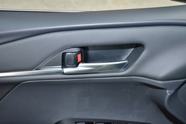 2026款丰田凯美瑞