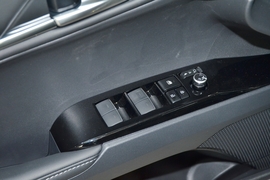 2026款丰田凯美瑞