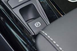 2026款丰田凯美瑞