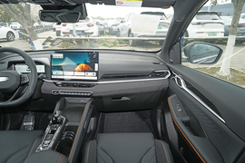 2025款吉利缤越L