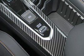 2025款吉利缤越L