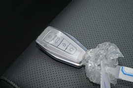 2025款吉利缤越L