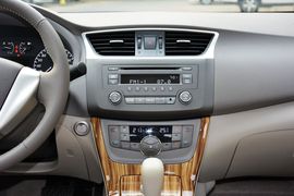2014款日产轩逸1.6XV