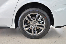 2026款丰田赛那SIENNA