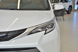 2026款丰田赛那SIENNA